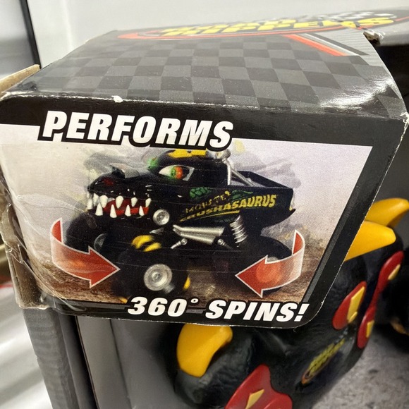 NIB Monster Crushasaurus RC Roadrippers 360 Spins RC Or push Buttons Motorized - Picture 3 of 11